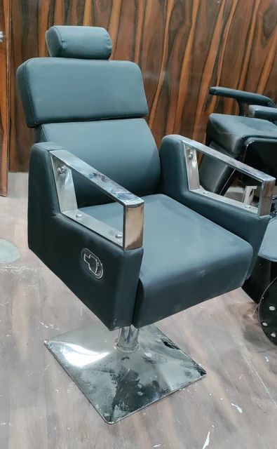 Salon Chairs
